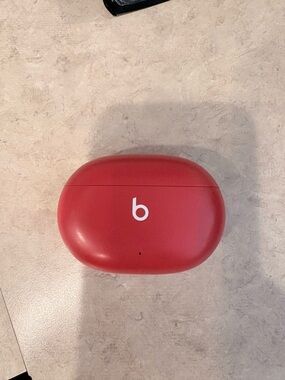 Beats by Dre Red Earbud Charging Case